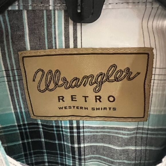 NWOT Wrangler Men's Plaid Short Sleeve Shirt Medium #242 - Picture 2 of 4
